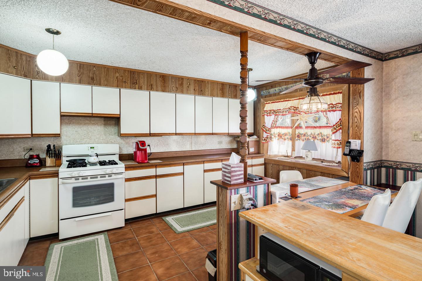 3352 Gurley Road Philadelphia, PA 19154 - Photo 6 of 31