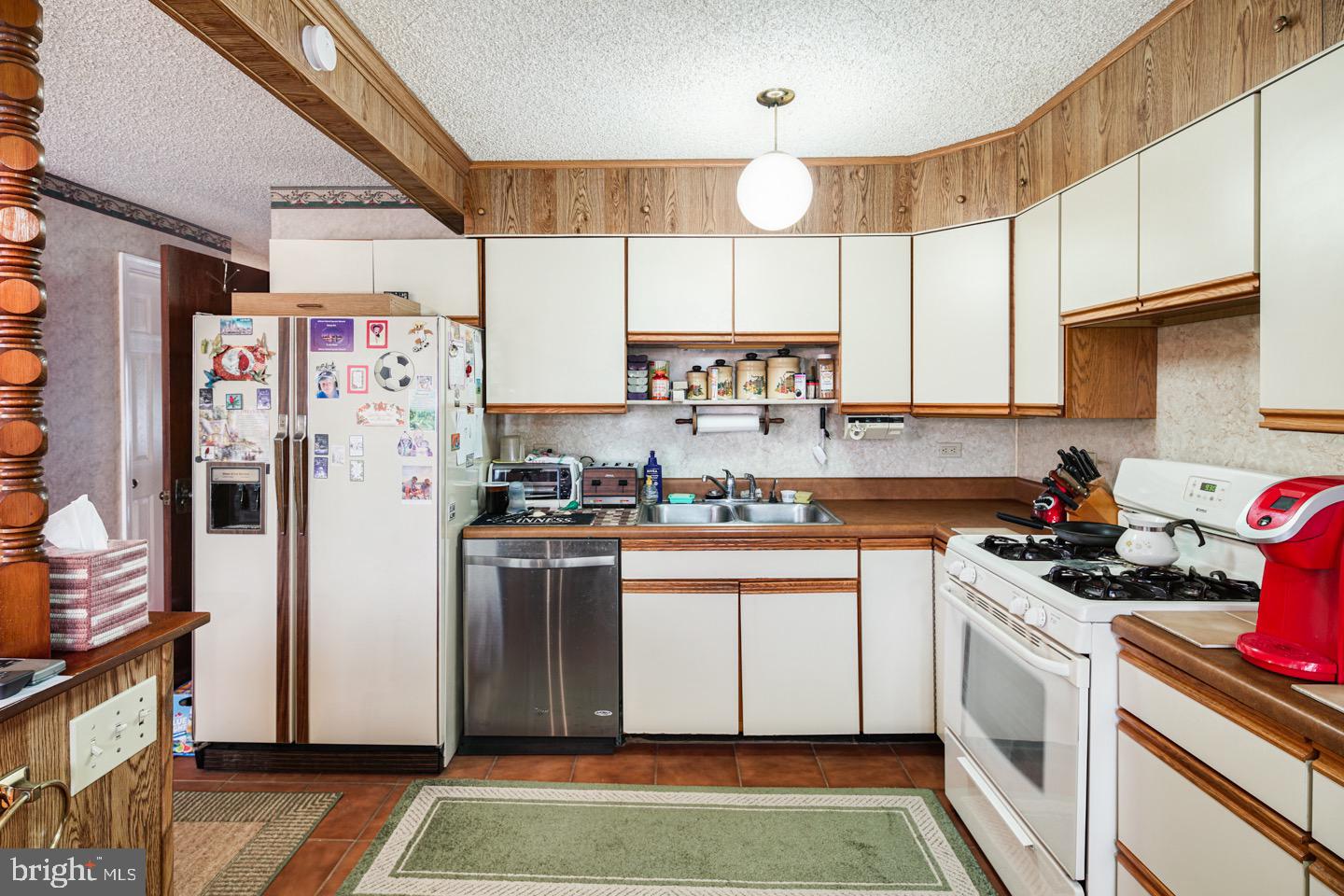 3352 Gurley Road Philadelphia, PA 19154 - Photo 10 of 31