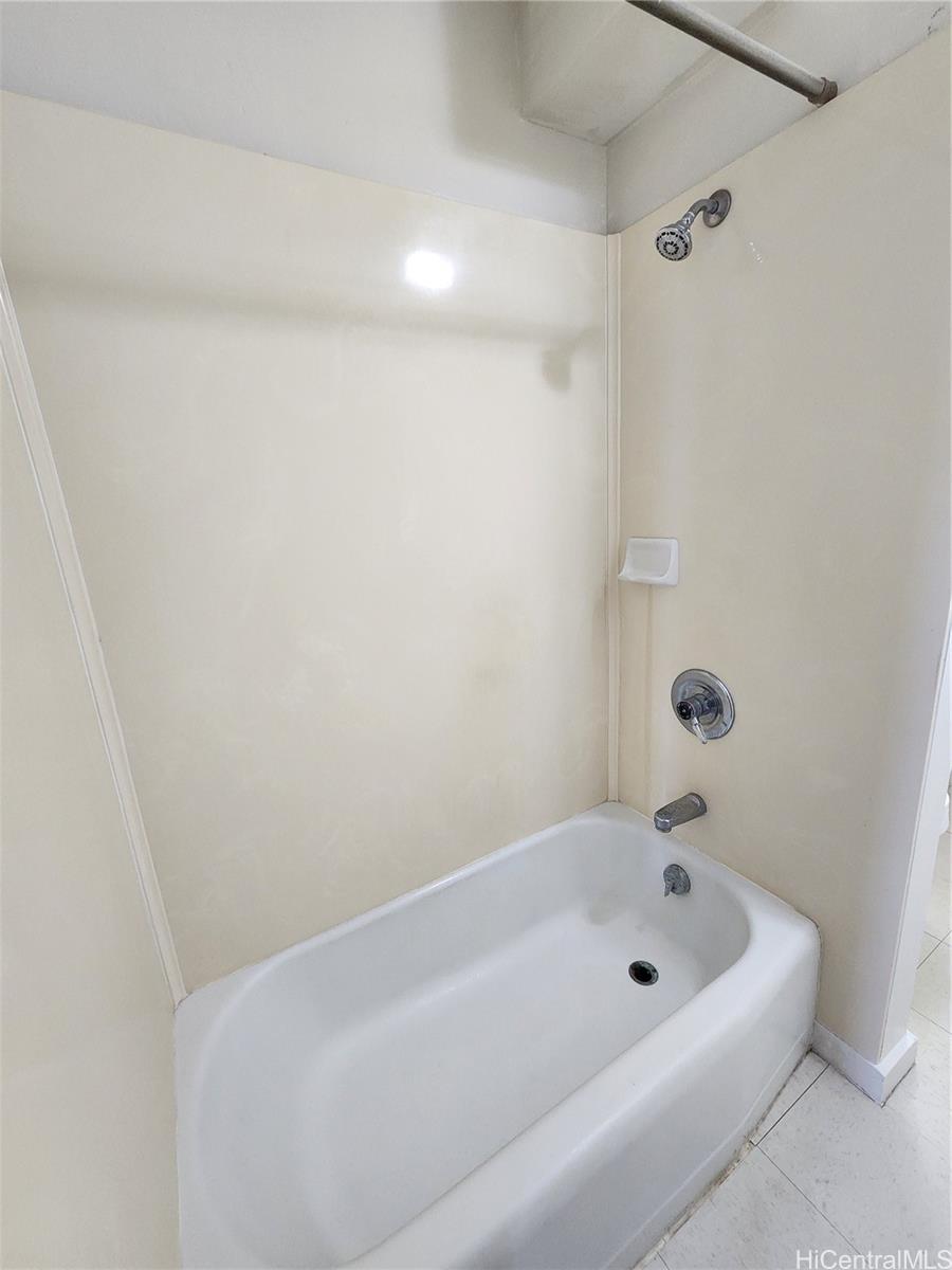 2241 Young Street, Unit 4 Honolulu, HI 96826 - Photo 6 of 7