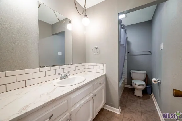 $249,900 | 919 Willow Brook Avenue, Denham Springs, LA 70726