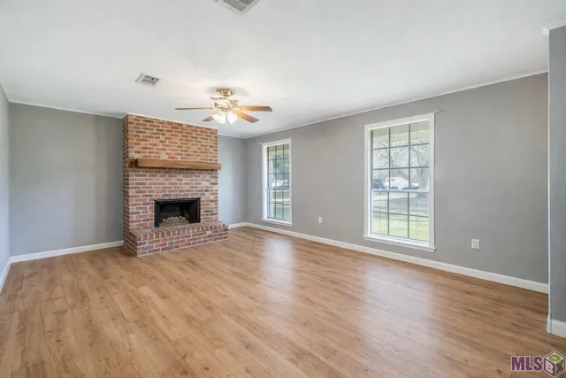 $249,900 | 919 Willow Brook Avenue, Denham Springs, LA 70726