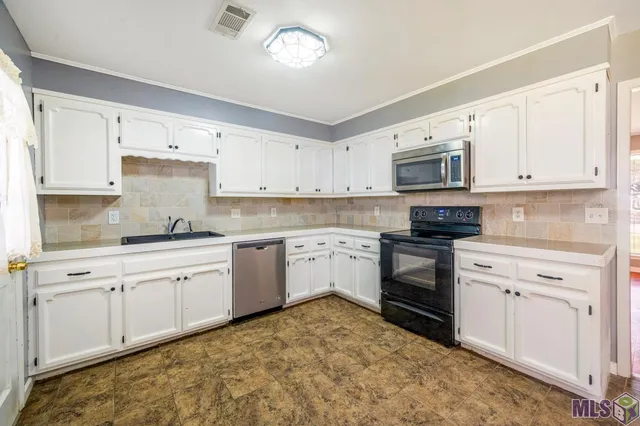 $249,900 | 919 Willow Brook Avenue, Denham Springs, LA 70726