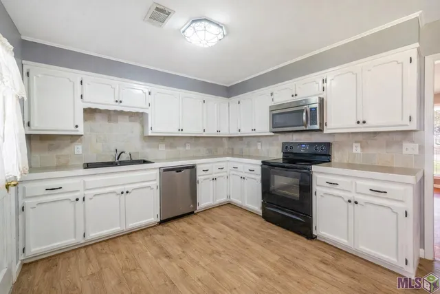 $249,900 | 919 Willow Brook Avenue, Denham Springs, LA 70726