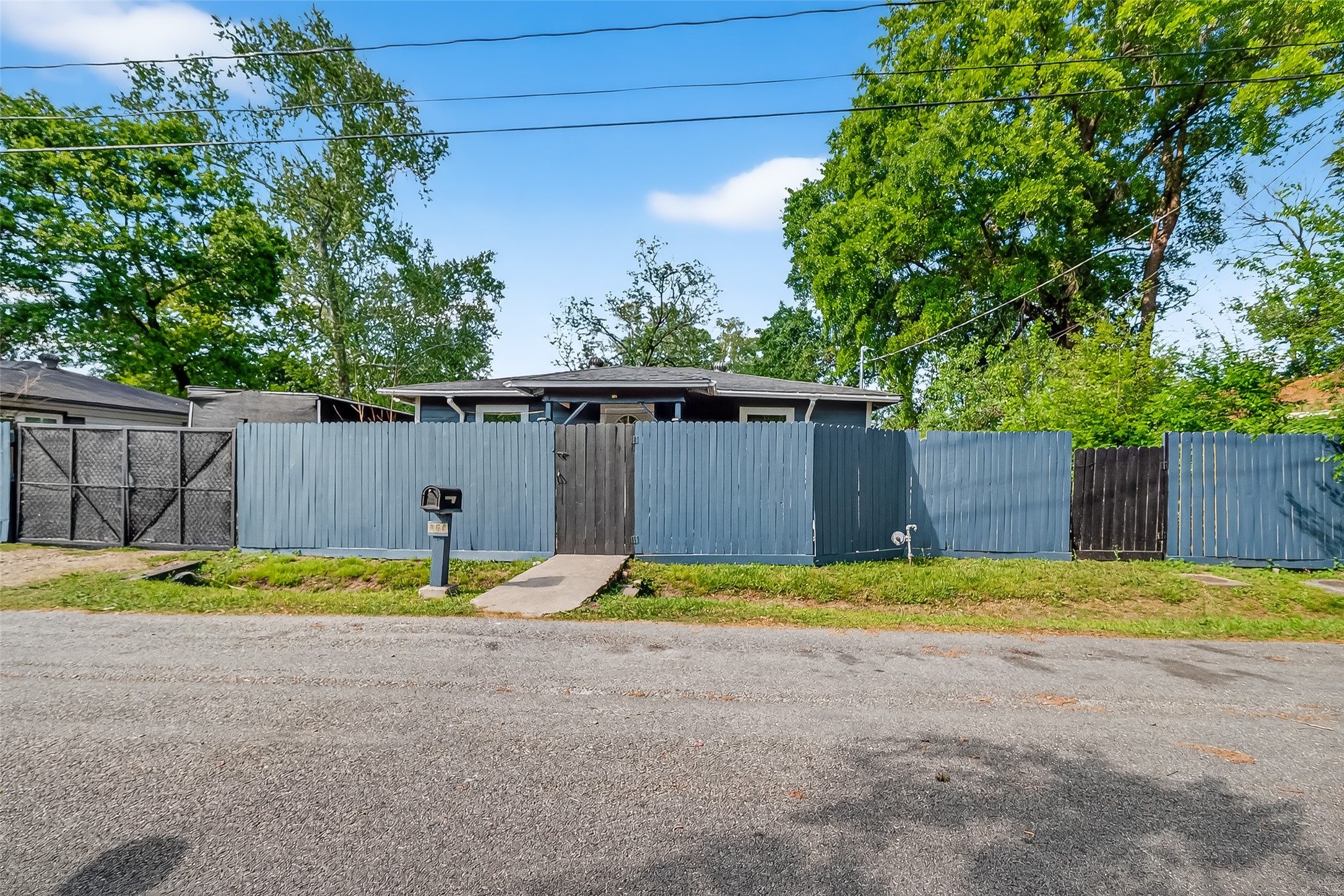 968 Garapan Street Houston, TX 77091 - Photo 39 of 40 a view of back yard with small pool