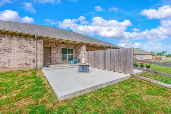 $2,125 | 4011 Golden Eagle Drive, Unit B, Bryan, TX 77808