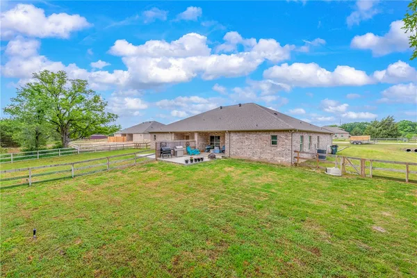 $2,125 | 4011 Golden Eagle Drive, Unit B, Bryan, TX 77808