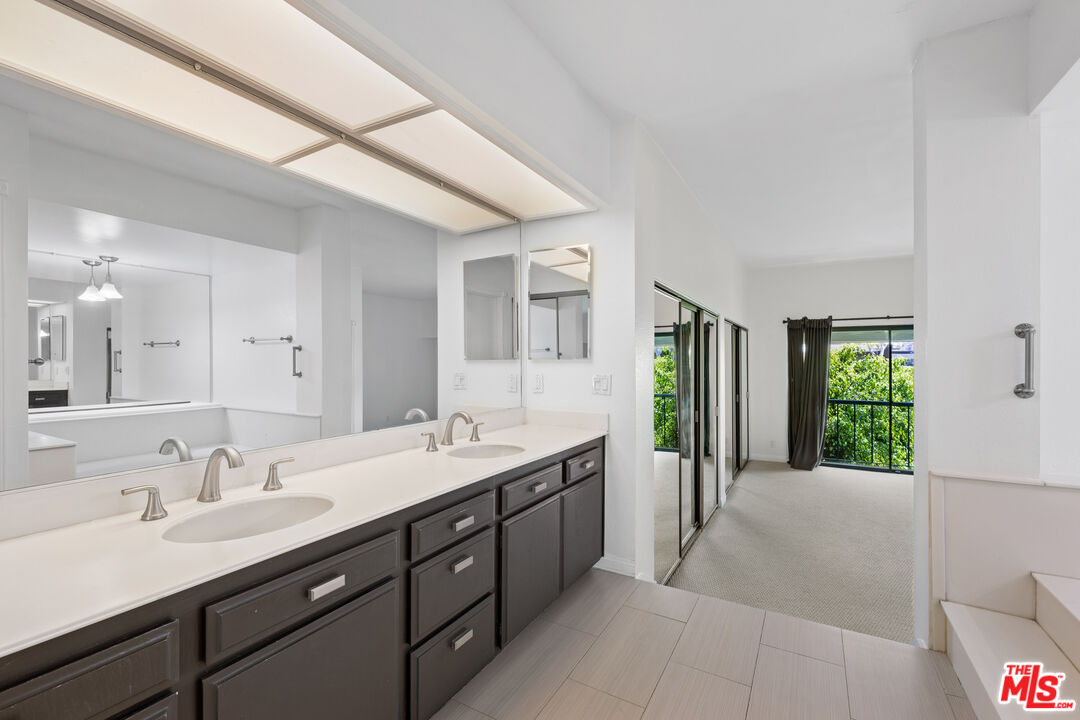 13044 Mindanao Way, Unit 5 Marina del Rey, CA 90292 - Photo 12 of 24