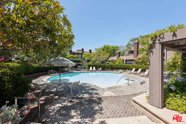 $5,750 | 13044 Mindanao Way, Unit 5, Marina del Rey, CA 90292