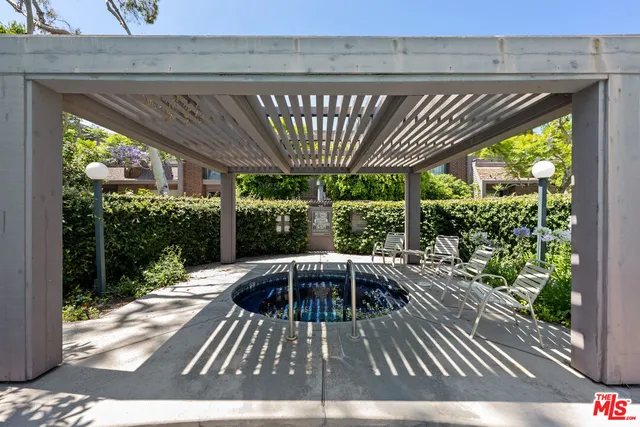 $5,750 | 13044 Mindanao Way, Unit 5, Marina del Rey, CA 90292