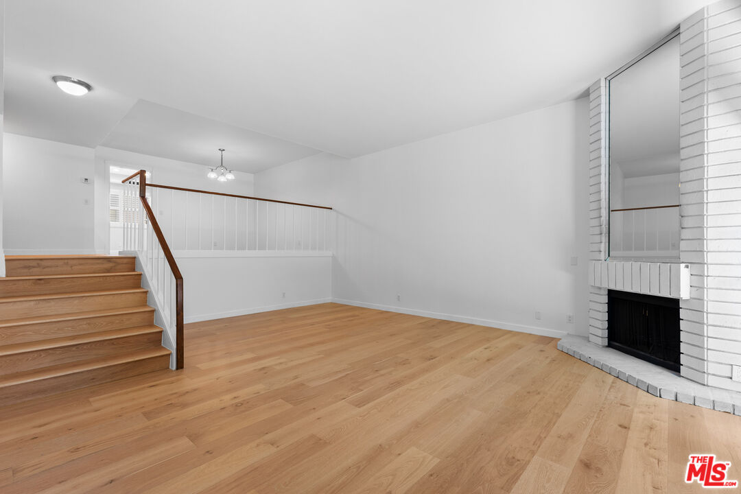 13044 Mindanao Way, Unit 5 Marina del Rey, CA 90292 - Photo 4 of 24