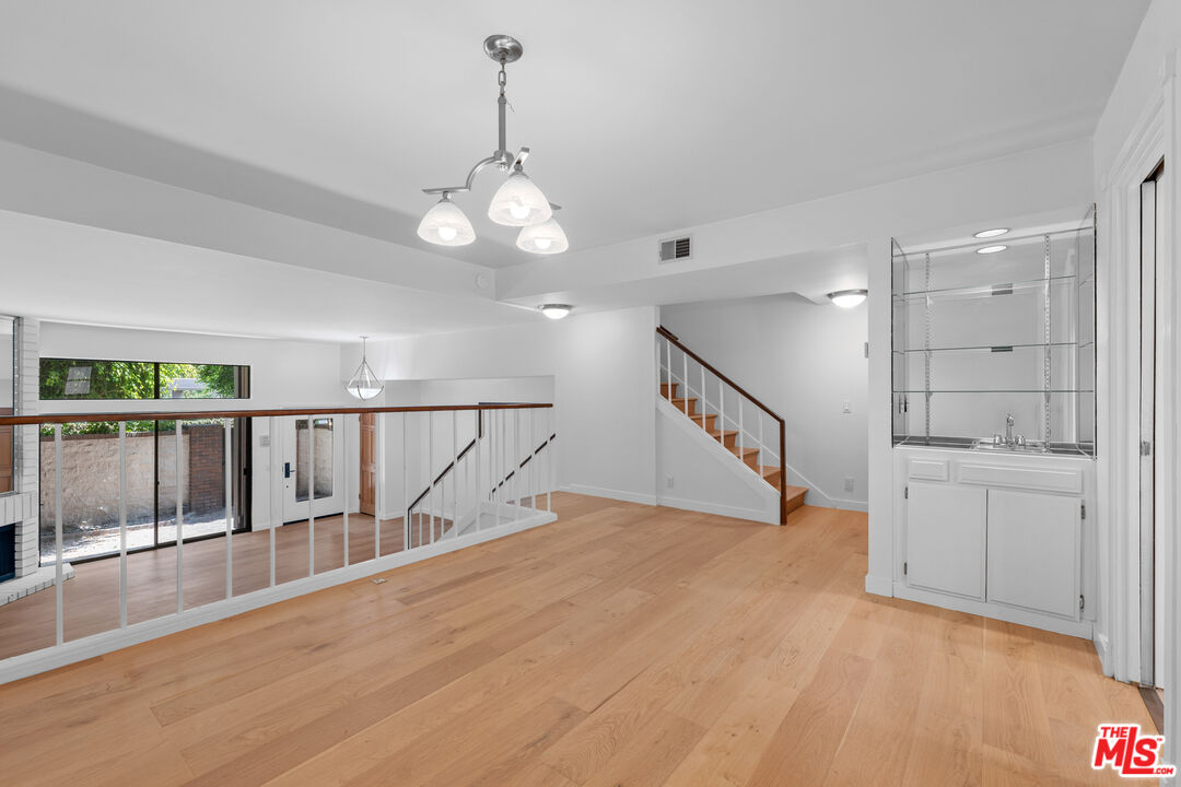 13044 Mindanao Way, Unit 5 Marina del Rey, CA 90292 - Photo 5 of 24