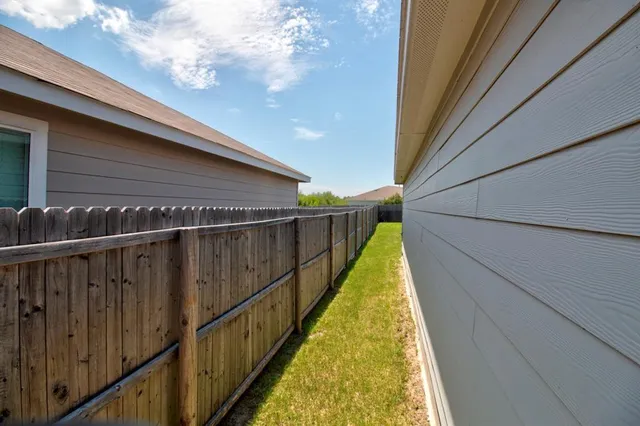 $1,700 | 1623 Daunton Drive, Crandall, TX 75114