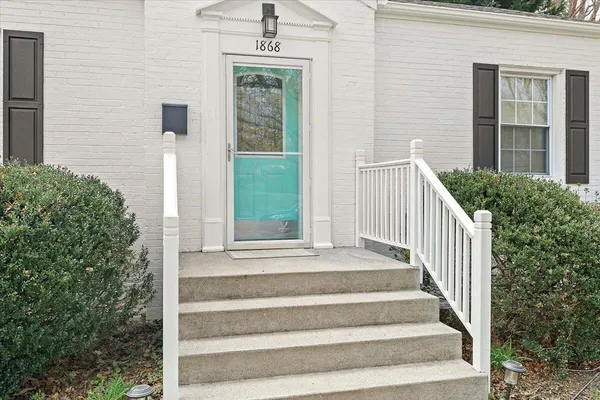 $1,695 | 1868 Carlton Road Southwest, Roanoke, VA 24015
