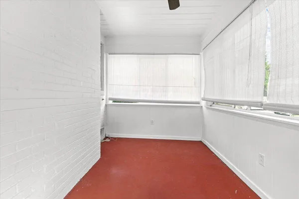 $1,695 | 1868 Carlton Road Southwest, Roanoke, VA 24015