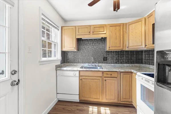 $1,695 | 1868 Carlton Road Southwest, Roanoke, VA 24015