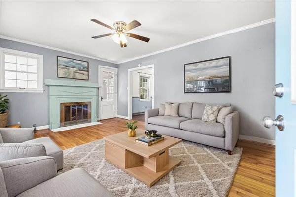 $1,695 | 1868 Carlton Road Southwest, Roanoke, VA 24015