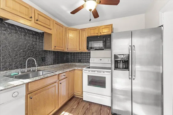 $1,695 | 1868 Carlton Road Southwest, Roanoke, VA 24015