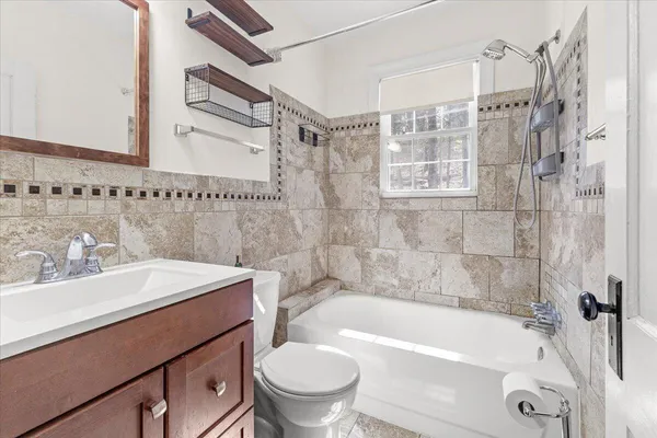 $1,695 | 1868 Carlton Road Southwest, Roanoke, VA 24015