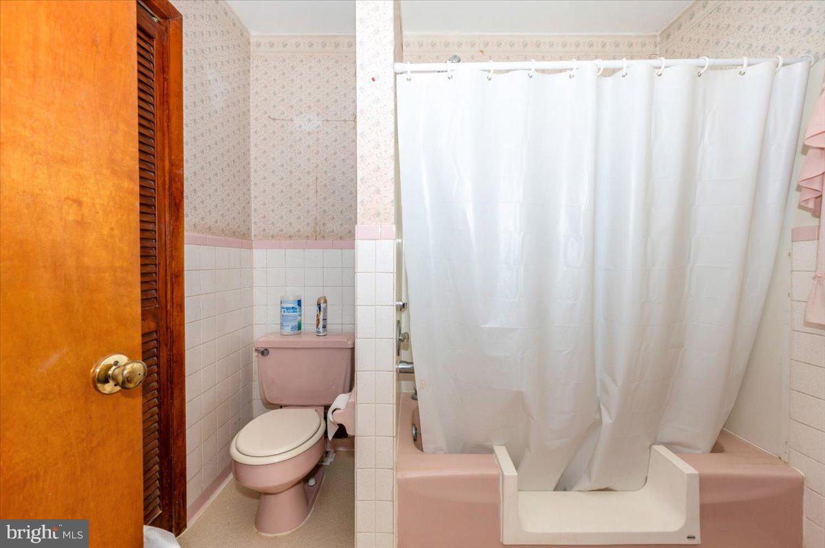 6109 Ford Road Frederick, MD 21702 - Photo 26 of 59 Primary Bathroom