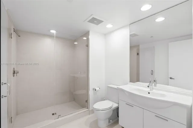 $1,250,000 | 485 Brickell Avenue, Unit 4410, Miami, FL 33131