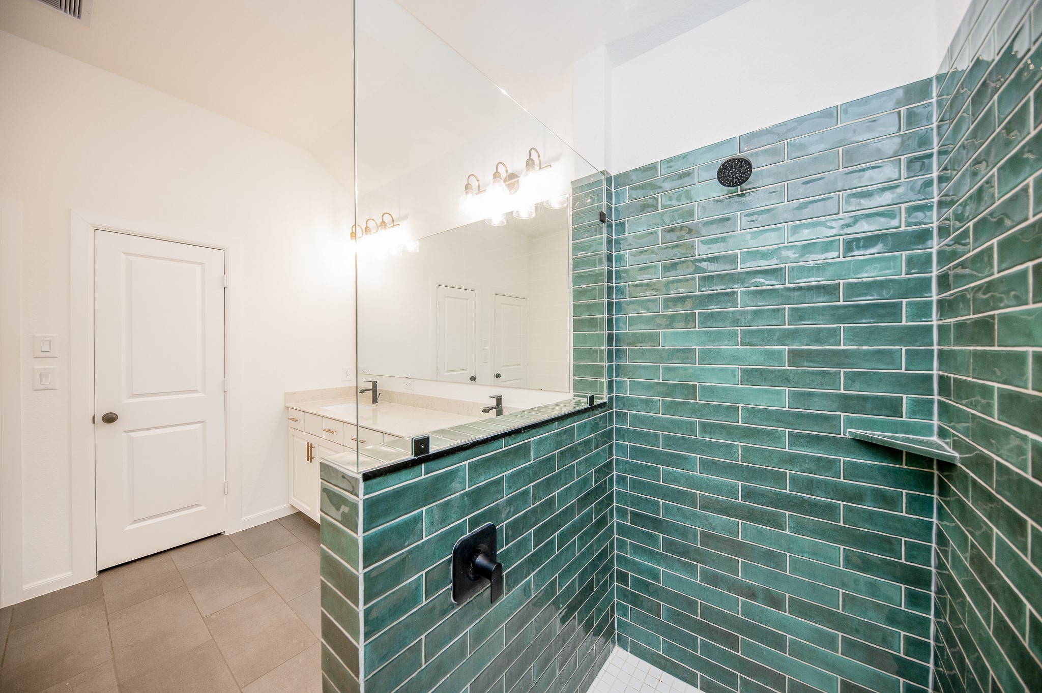 42514 Summer Crst Road Magnolia, TX 77354 - Photo 28 of 50 Unique green color stand-up shower