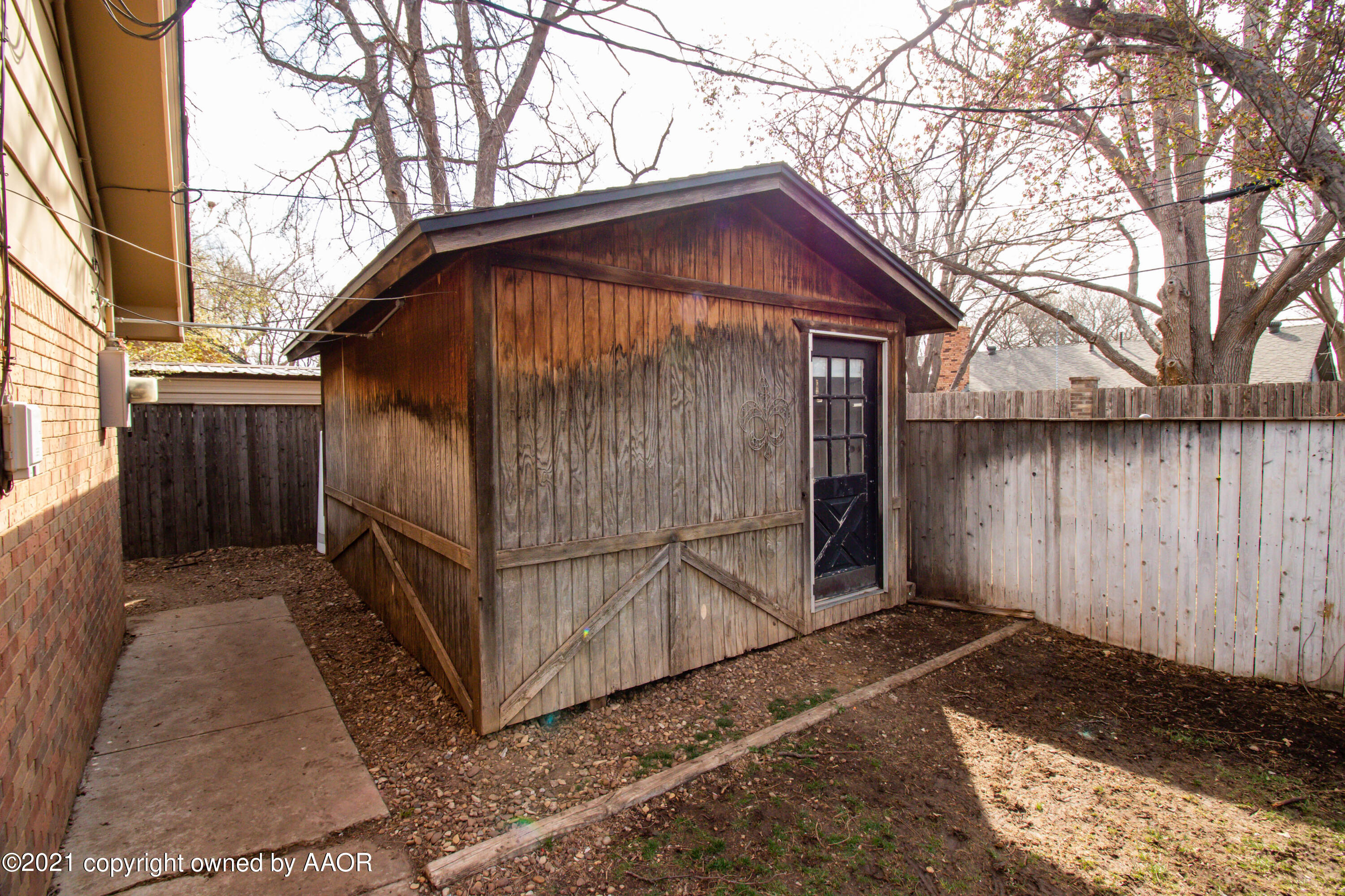 6213 Gainsborough Road Amarillo, TX 79106 - Photo 35 of 41 037