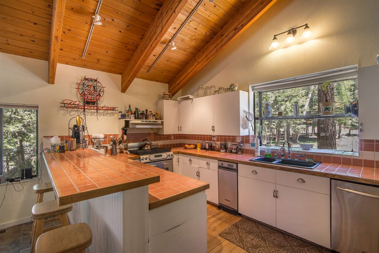 8390 River Road Truckee, CA 96161 - Photo 6 of 14 Gallery Image 6