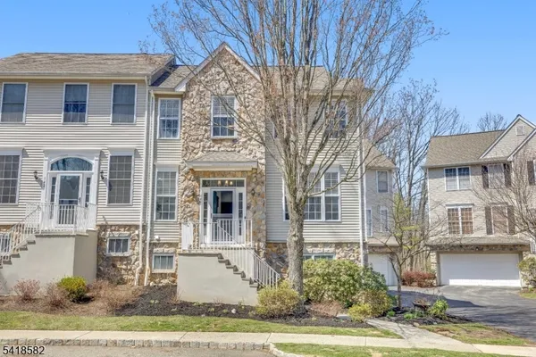 $599,900 | 140 Arrowgate Drive, Randolph, NJ 07869