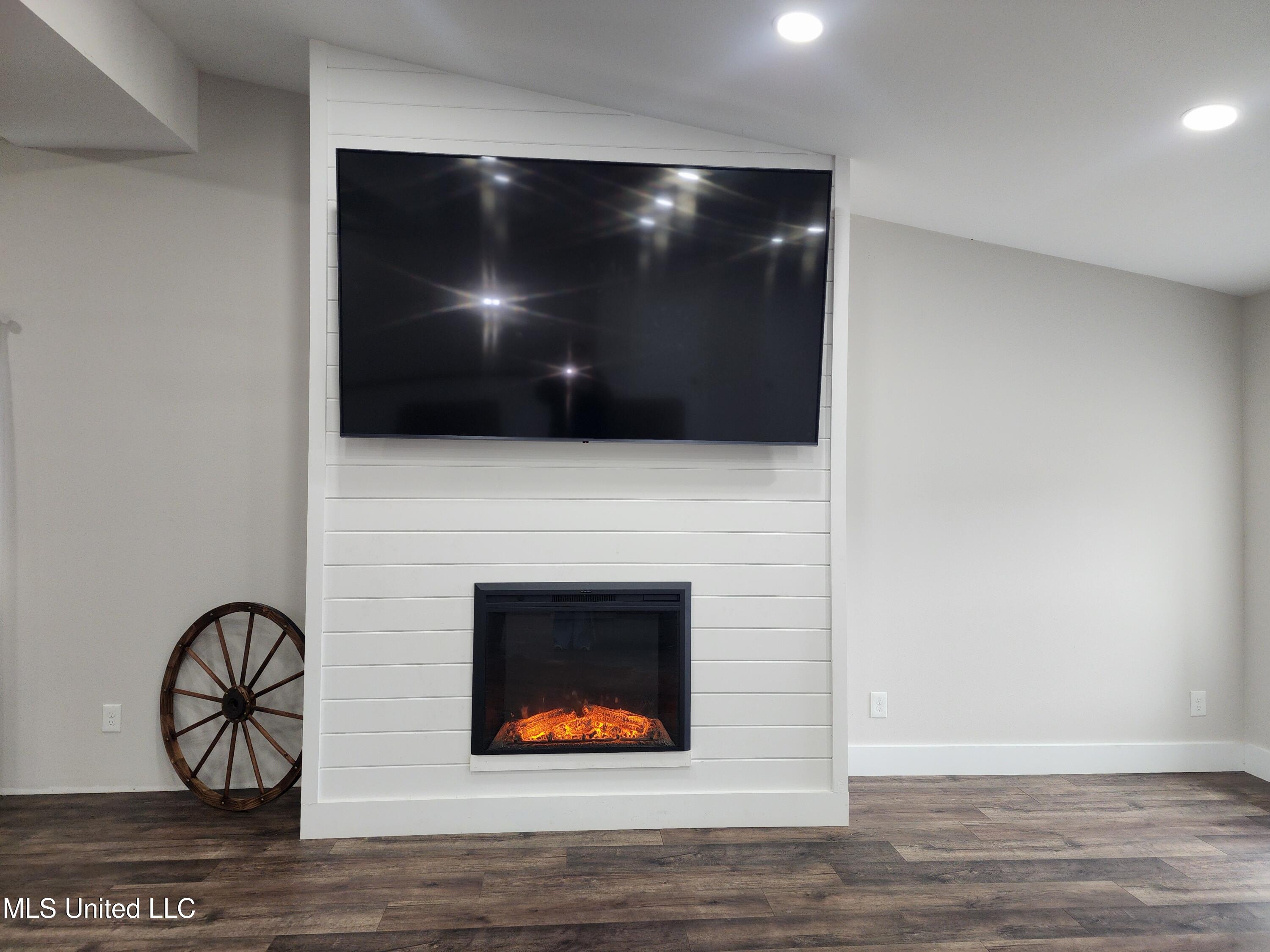 26 Charlie Daughdrill Road Carriere, MS 39426 - Photo 4 of 25 20260216_152406