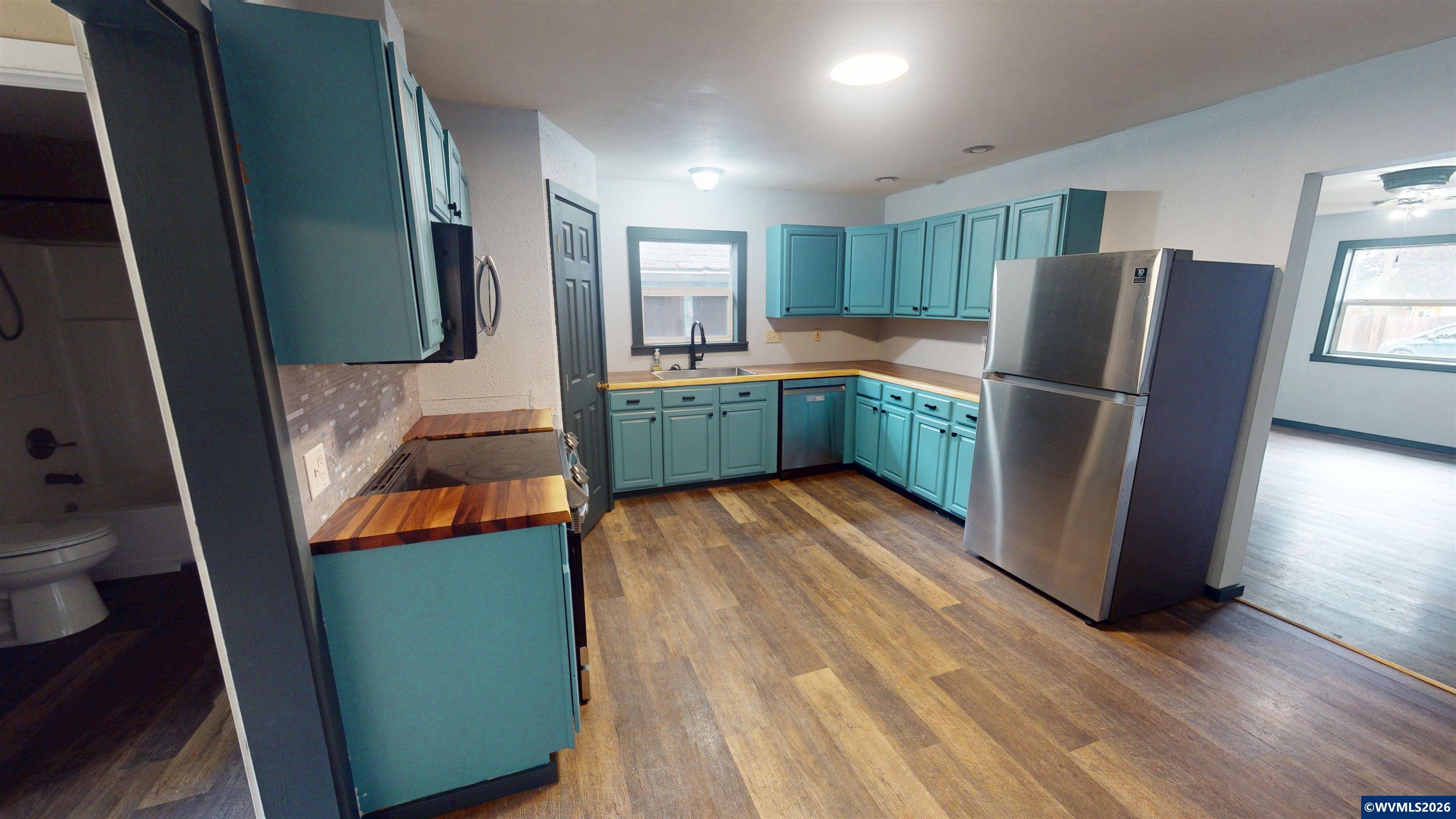 1551 Southwest Ellis Street Dallas, OR 97338 - Photo 5 of 21