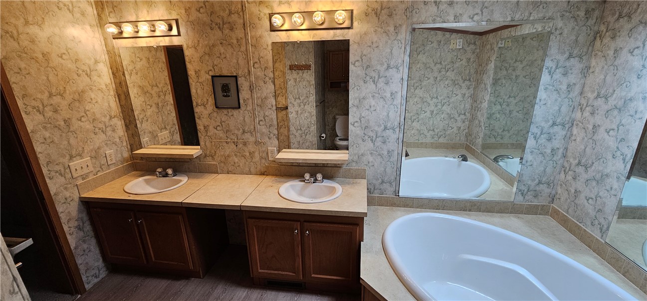 185 Spring Run Manchester, NY 14432 - Photo 11 of 32