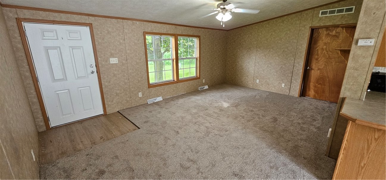 185 Spring Run Manchester, NY 14432 - Photo 3 of 32