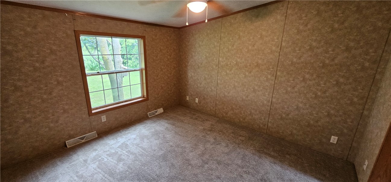 185 Spring Run Manchester, NY 14432 - Photo 8 of 32