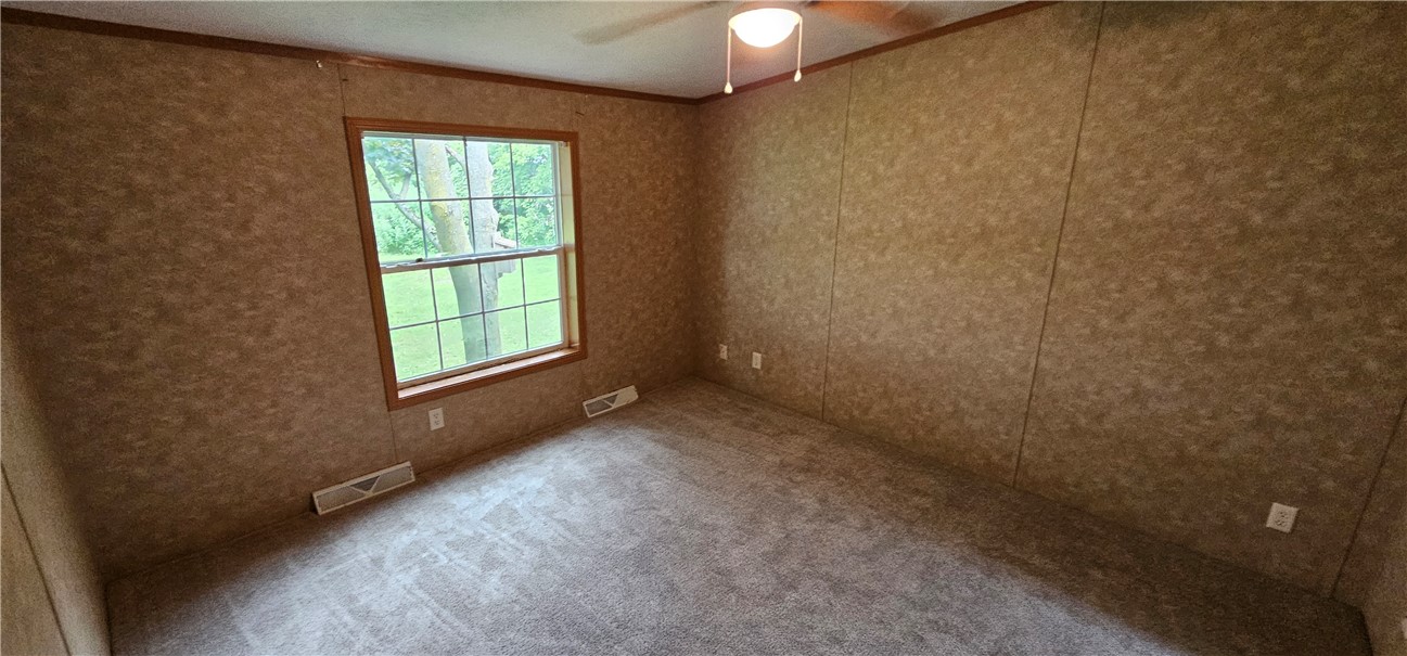 185 Spring Run Manchester, NY 14432 - Photo 10 of 32