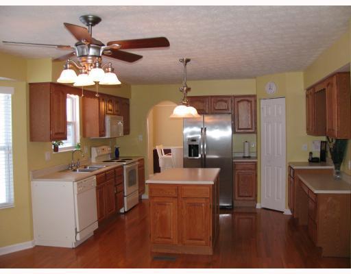 157 Riemer Road Sarver, PA 16055 - Photo 4 of 14 Kitchen.