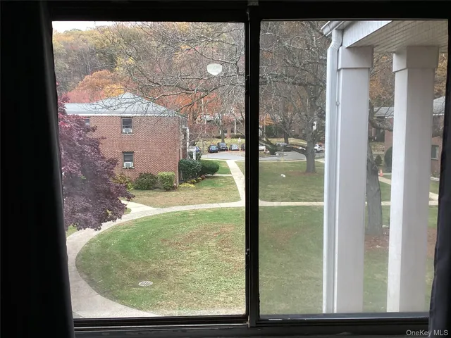 $154,900 | 22 Lawrence Drive, Unit C, White Plains, NY 10603