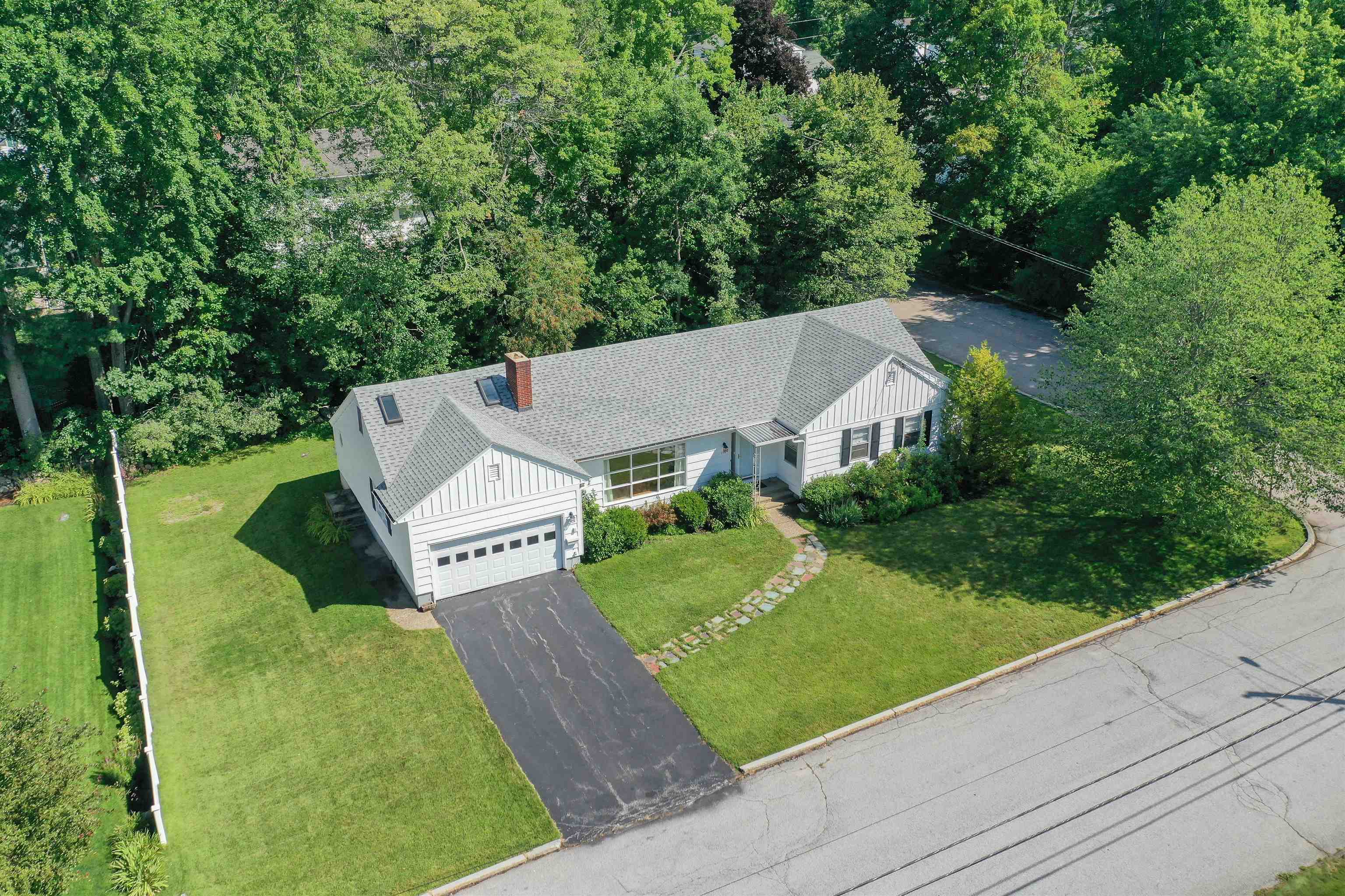140 North Gate Road Manchester, NH 03104 - Photo 11 of 18 Gallery Image 11