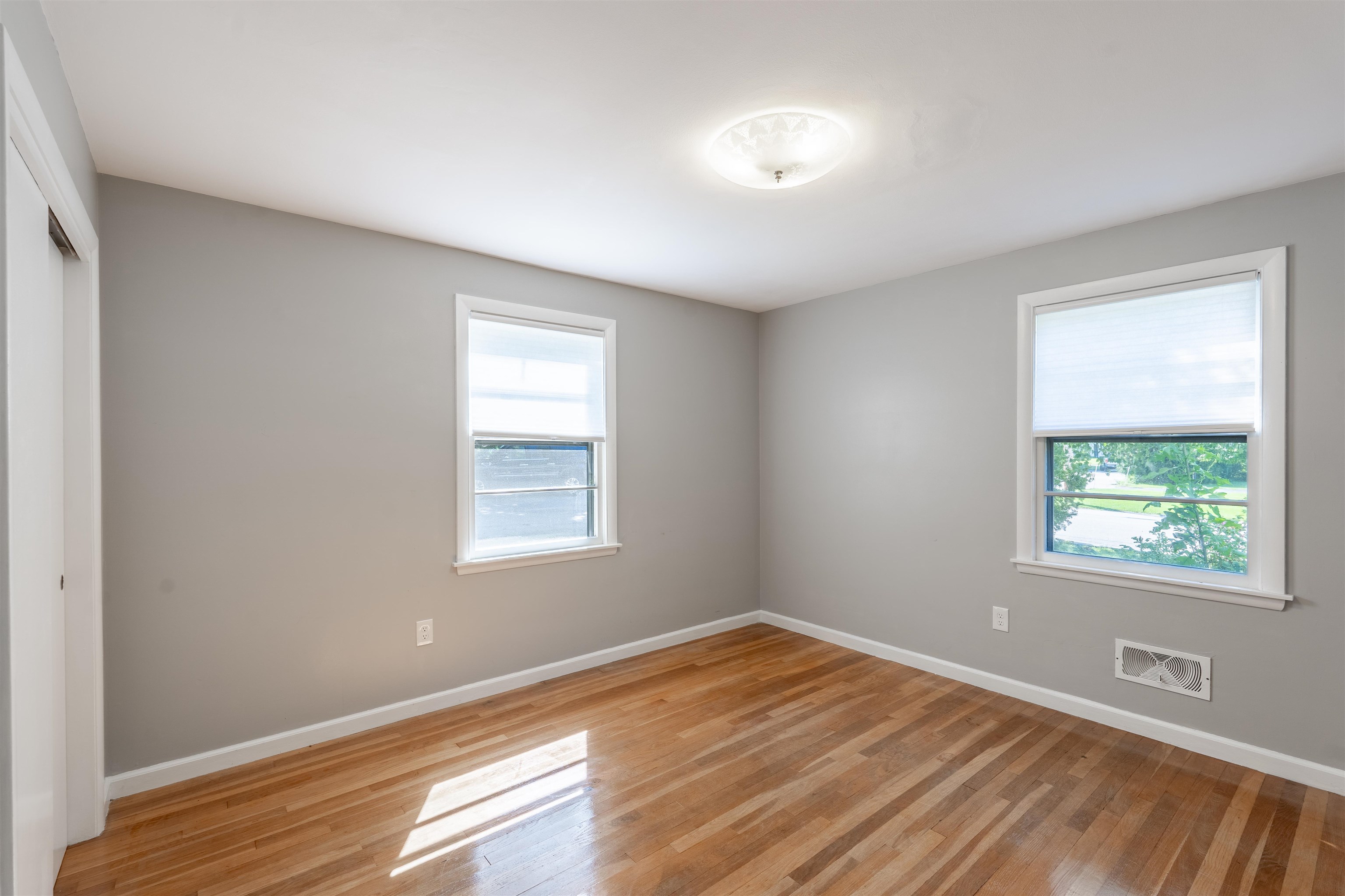 140 North Gate Road Manchester, NH 03104 - Photo 16 of 18 Gallery Image 16