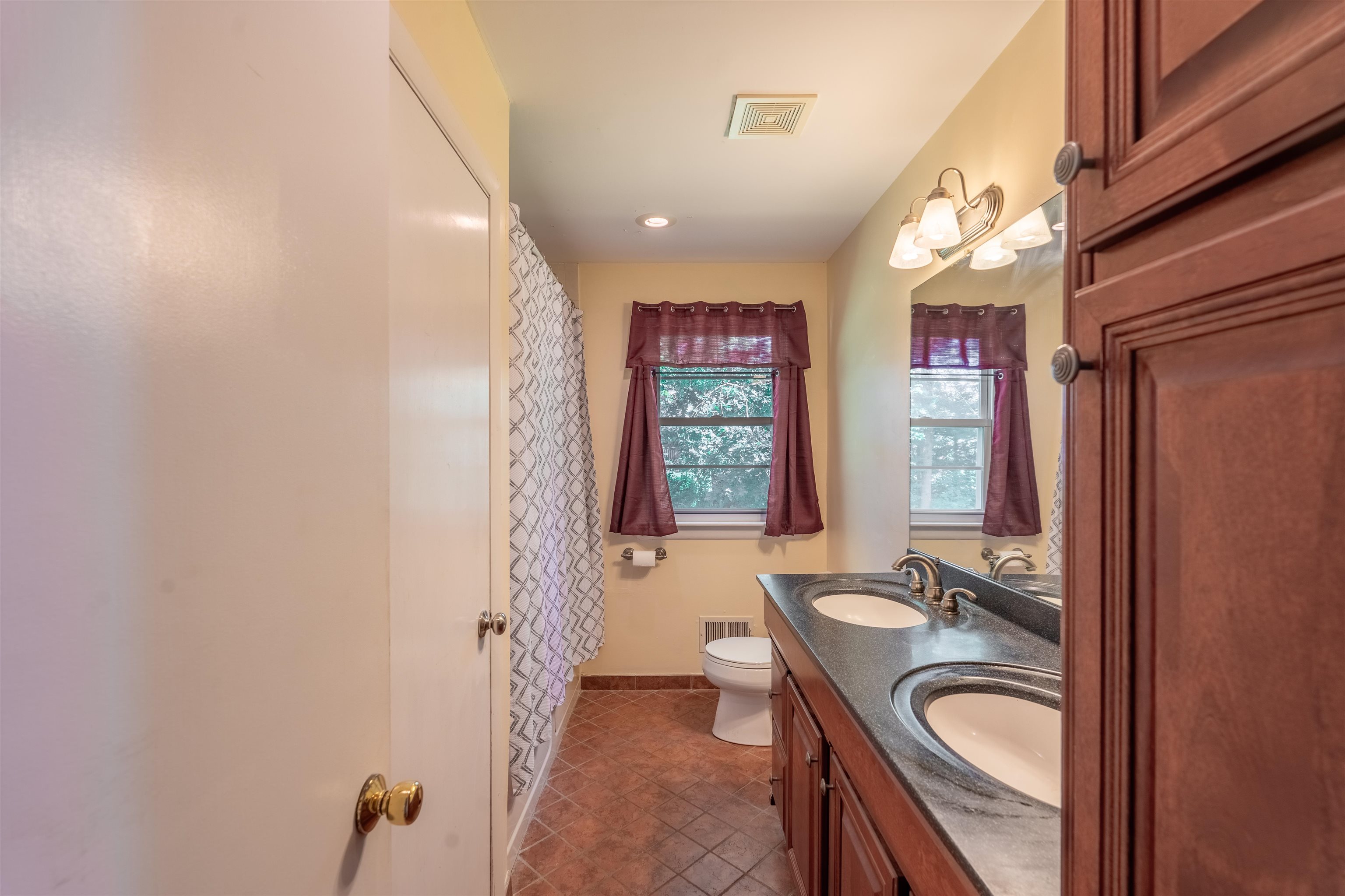 140 North Gate Road Manchester, NH 03104 - Photo 18 of 18 Gallery Image 18