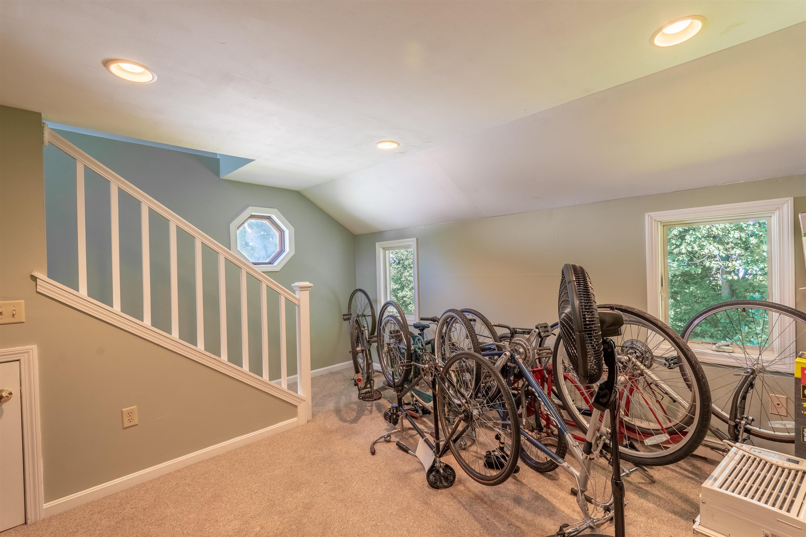140 North Gate Road Manchester, NH 03104 - Photo 7 of 18 Gallery Image 7