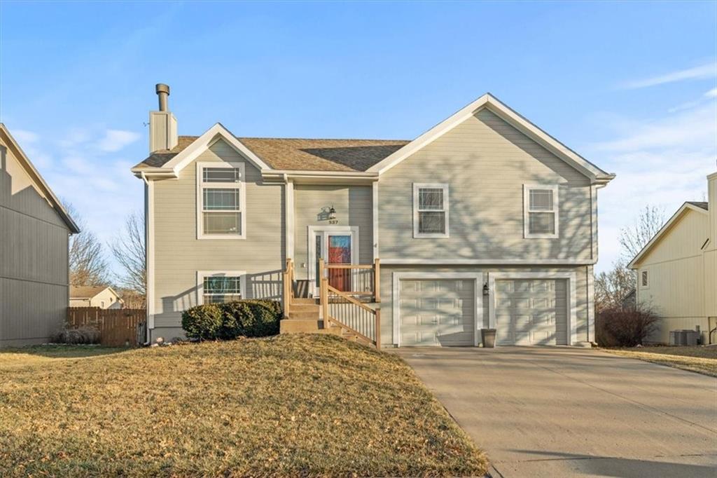 537 Winwood Street Gardner, KS 66030 - Photo 1 of 27