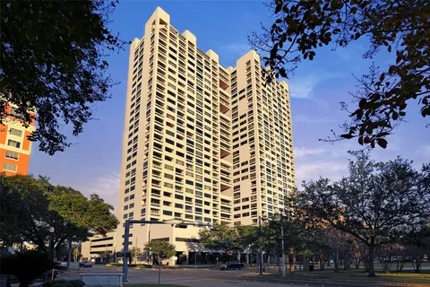 $895,000 | 1111 Hermann Drive, Unit 7F, Houston, TX 77004