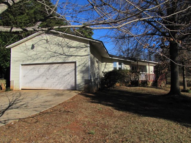 210 Black Bass Road Anderson, SC 29626 - Photo 8 of 11