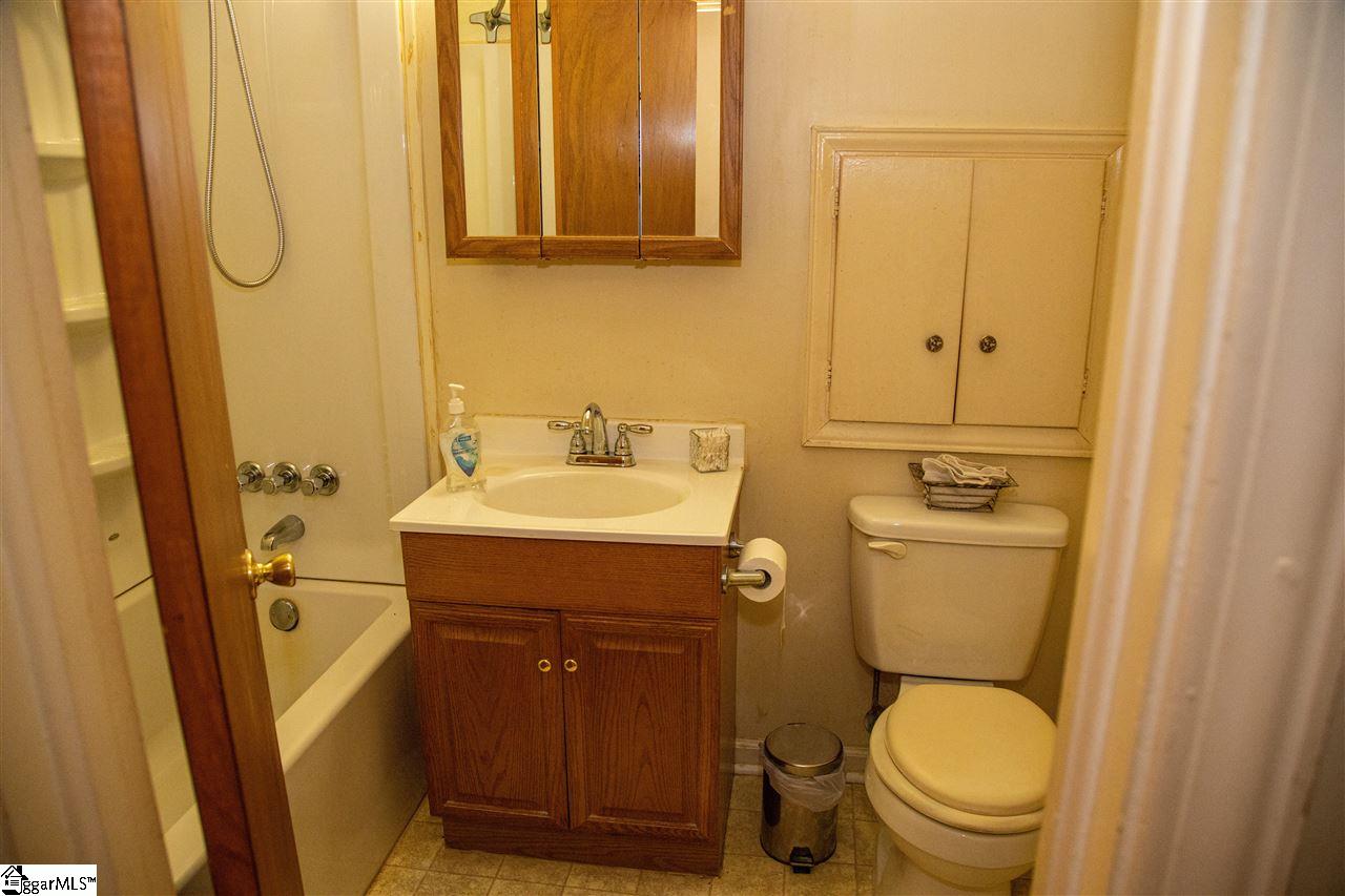2 Farmington Road Greenville, SC 29605 - Photo 18 of 24