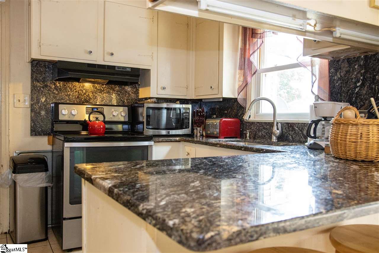 2 Farmington Road Greenville, SC 29605 - Photo 9 of 24