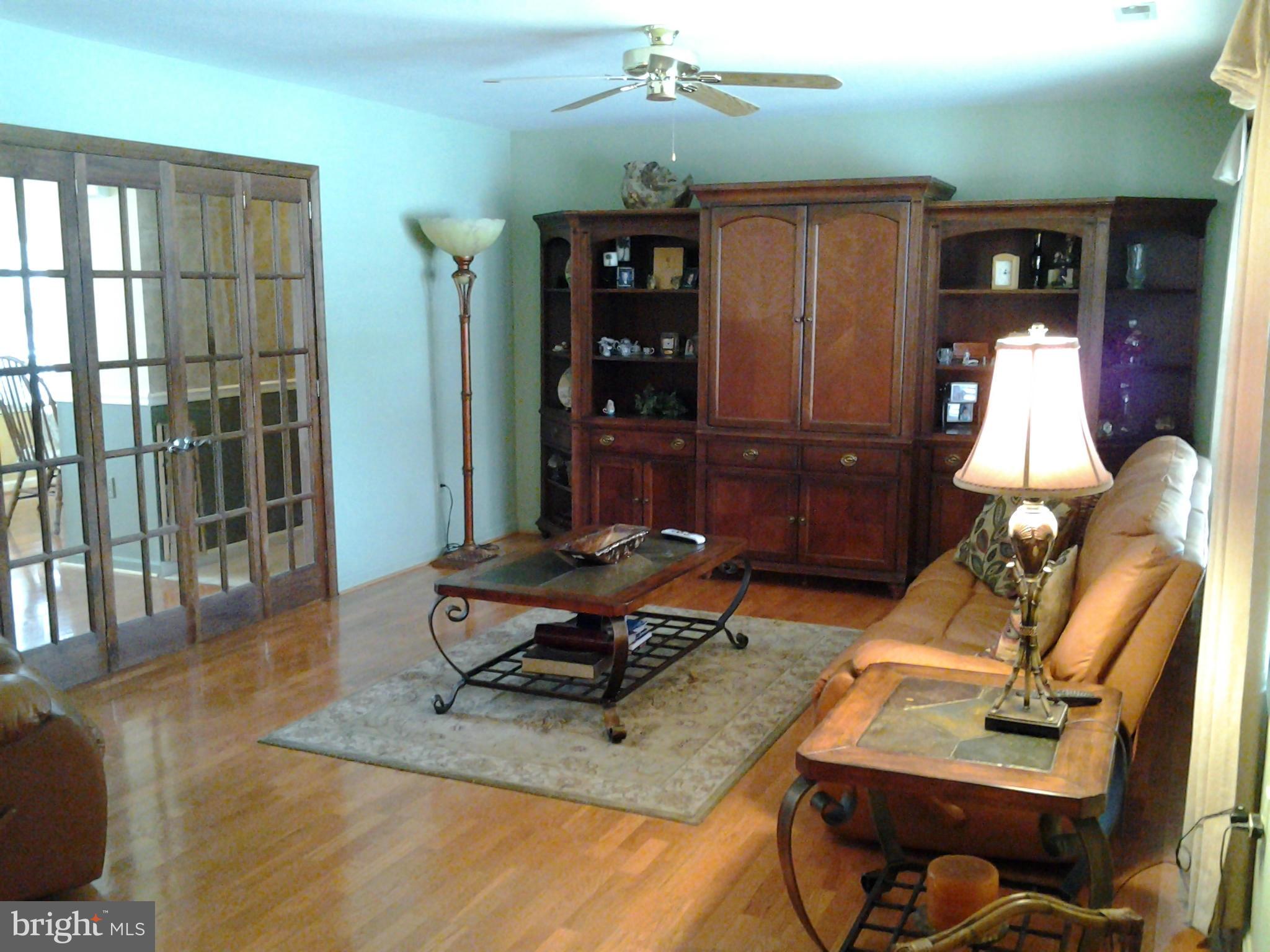 1587 Snug Harbor Road Shady Side, MD 20764 - Photo 11 of 27 Living Room