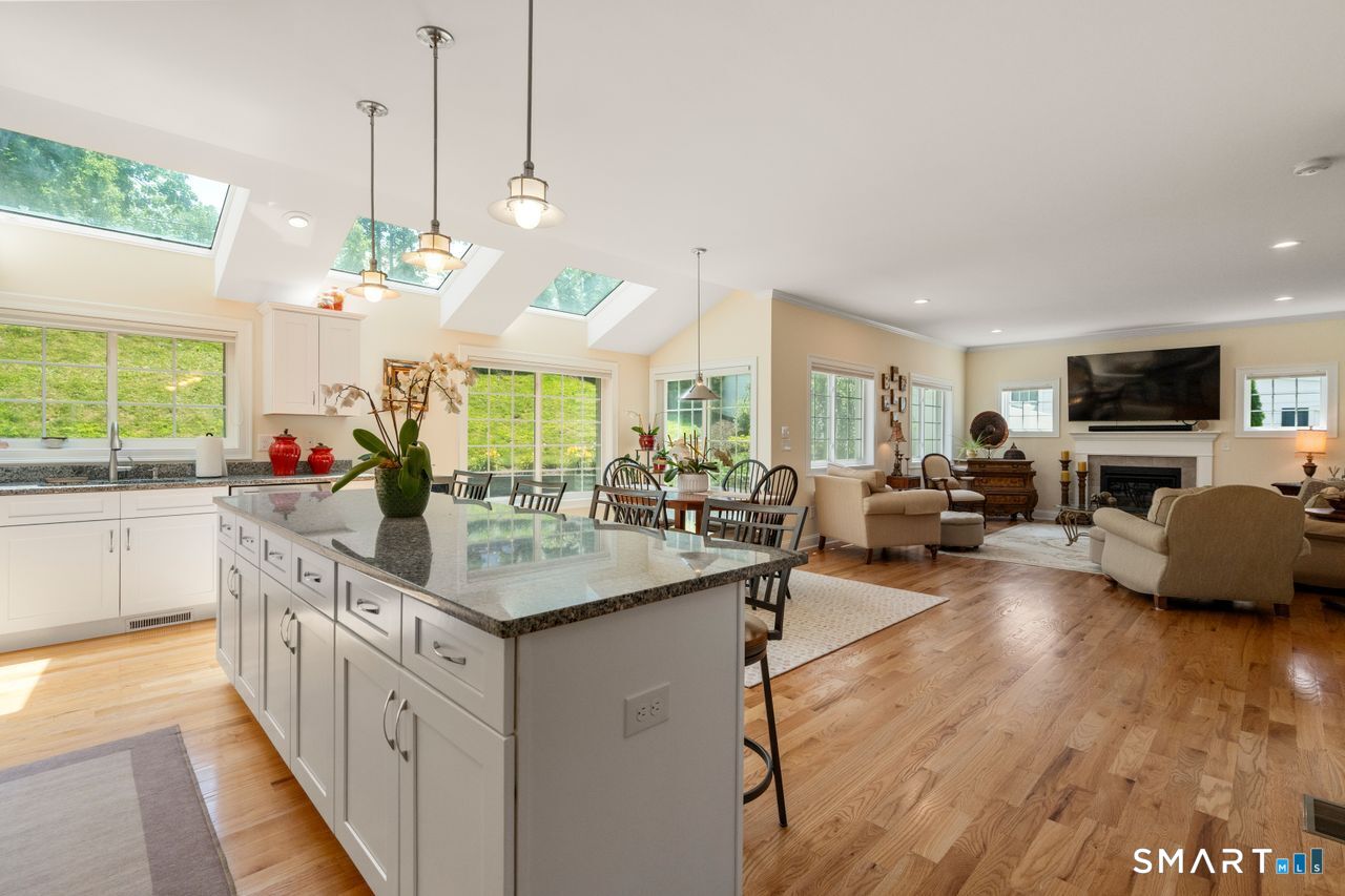 12 Stratford Road West Hartford, CT 06117 - Photo 5 of 40