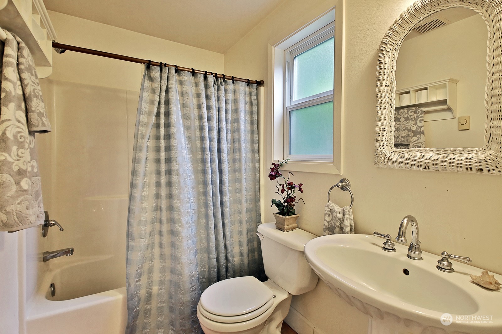 7394 Bailey Road Clinton, WA 98236 - Photo 31 of 40 Gallery Image 31