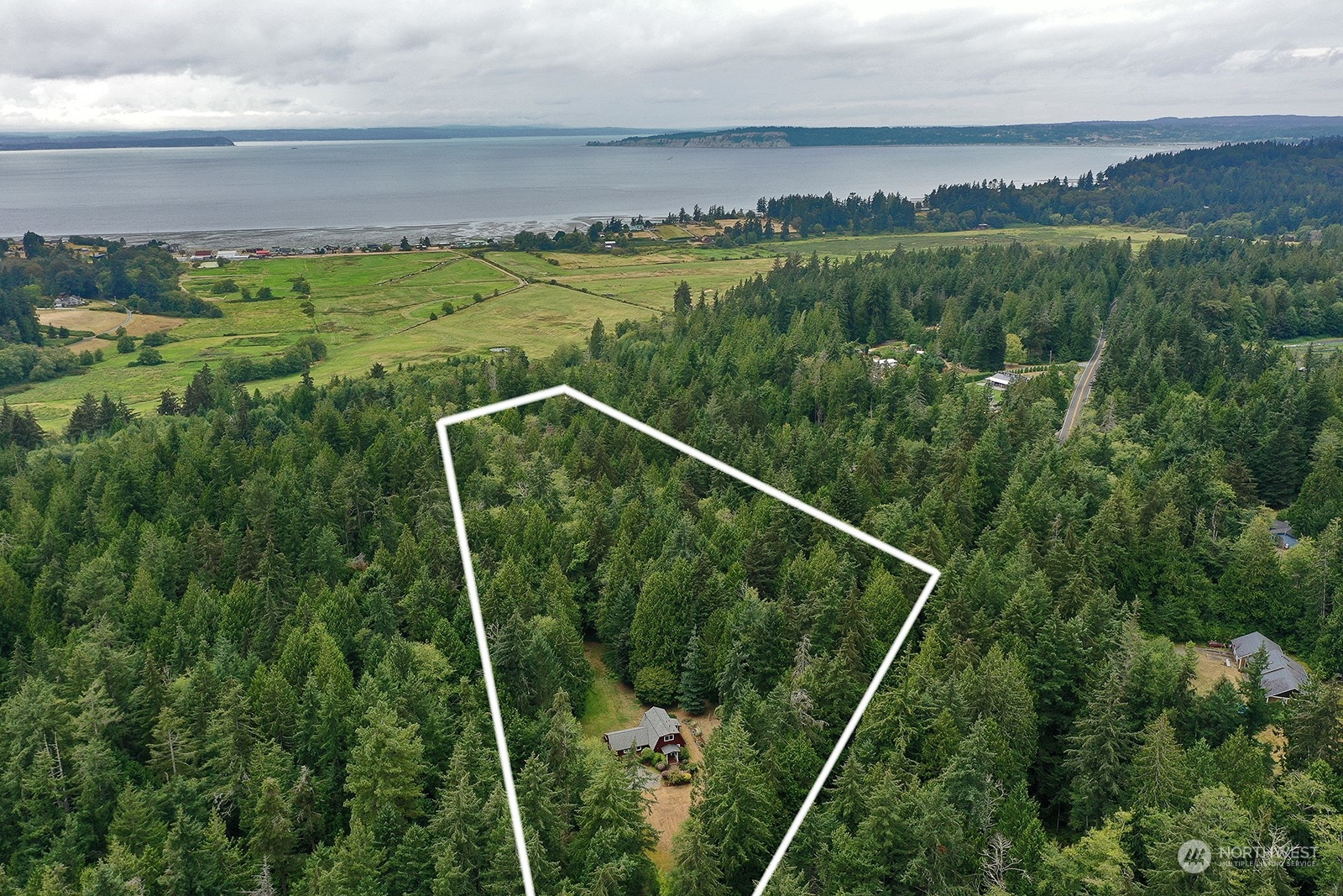 7394 Bailey Road Clinton, WA 98236 - Photo 38 of 40 Gallery Image 38