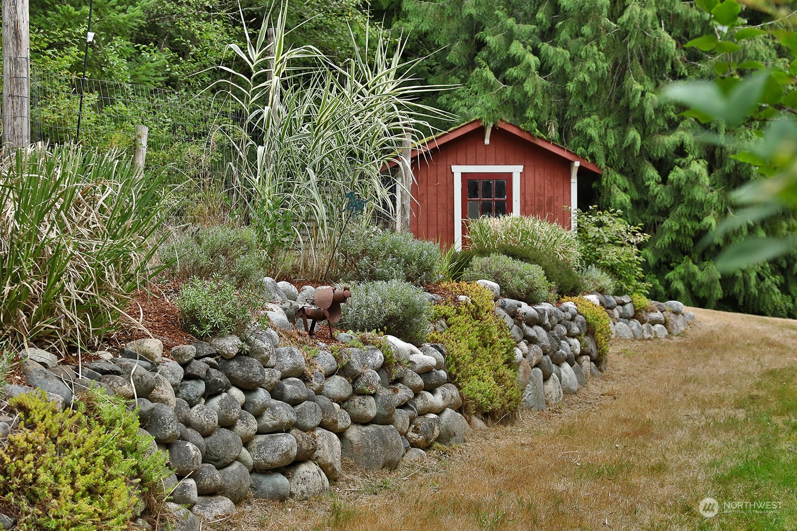 7394 Bailey Road Clinton, WA 98236 - Photo 10 of 40 Gallery Image 10